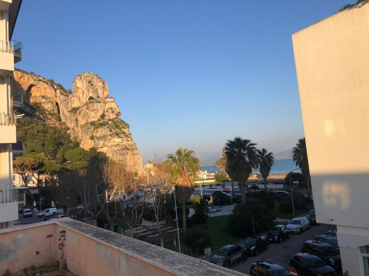 B E B Riviera Di Levante 泰拉奇纳 外观 照片