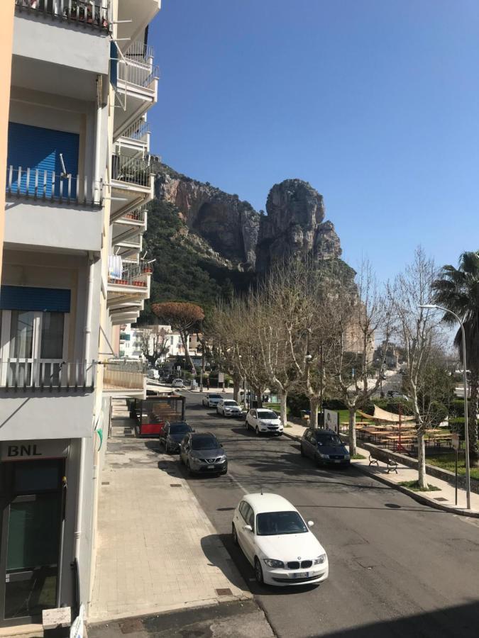 B E B Riviera Di Levante 泰拉奇纳 外观 照片