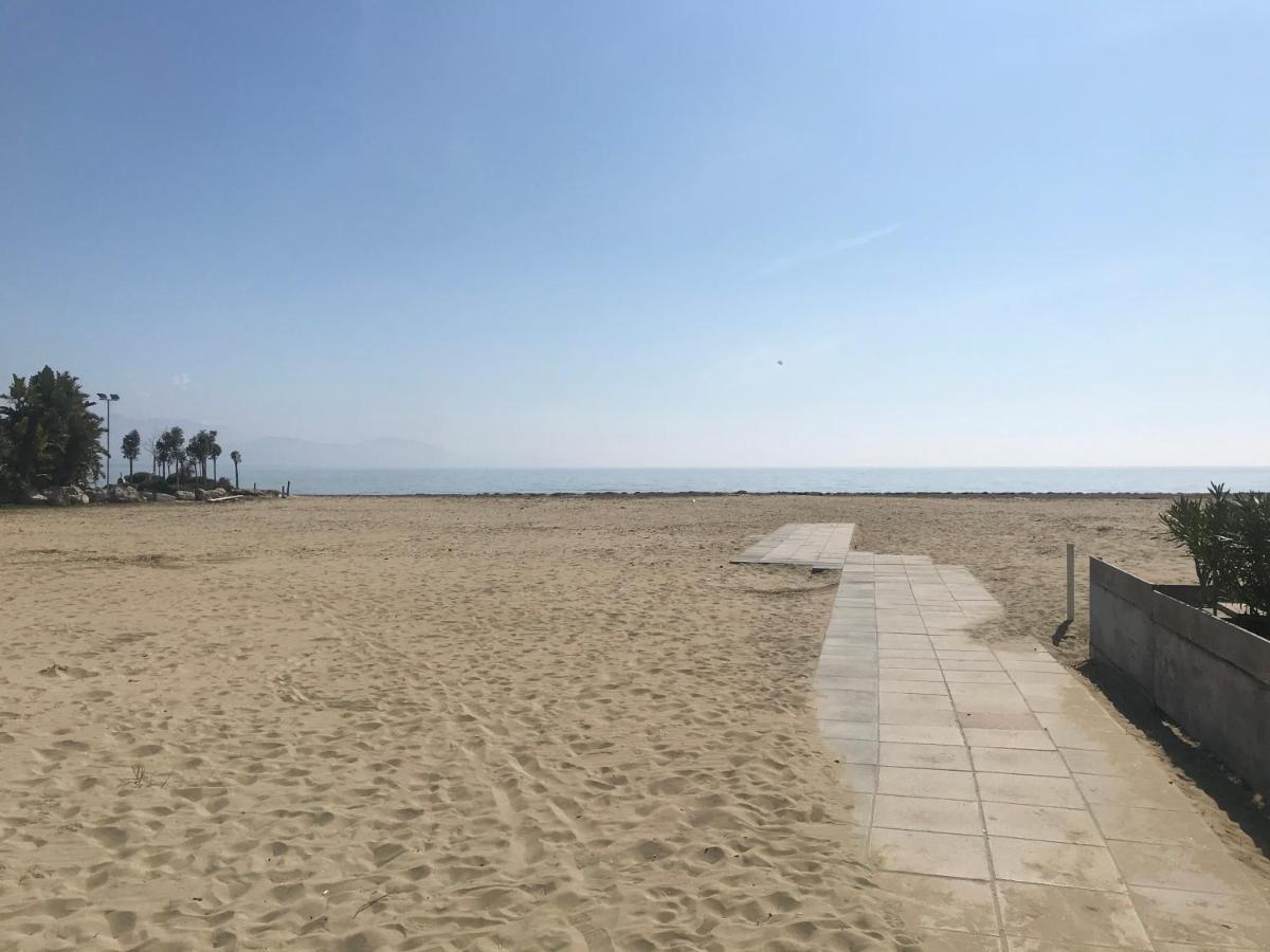 B E B Riviera Di Levante 泰拉奇纳 外观 照片
