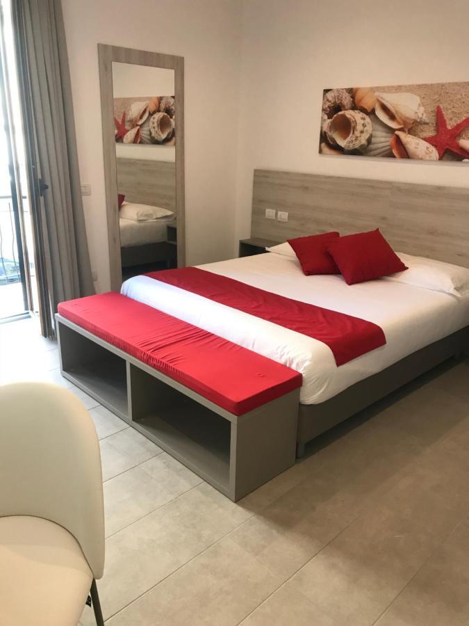 B E B Riviera Di Levante 泰拉奇纳 外观 照片