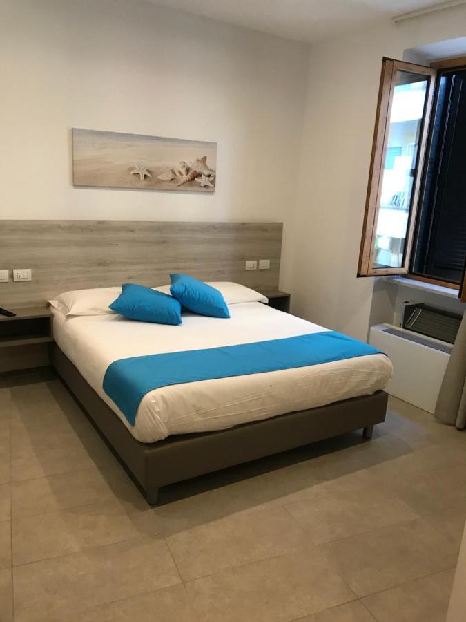 B E B Riviera Di Levante 泰拉奇纳 外观 照片