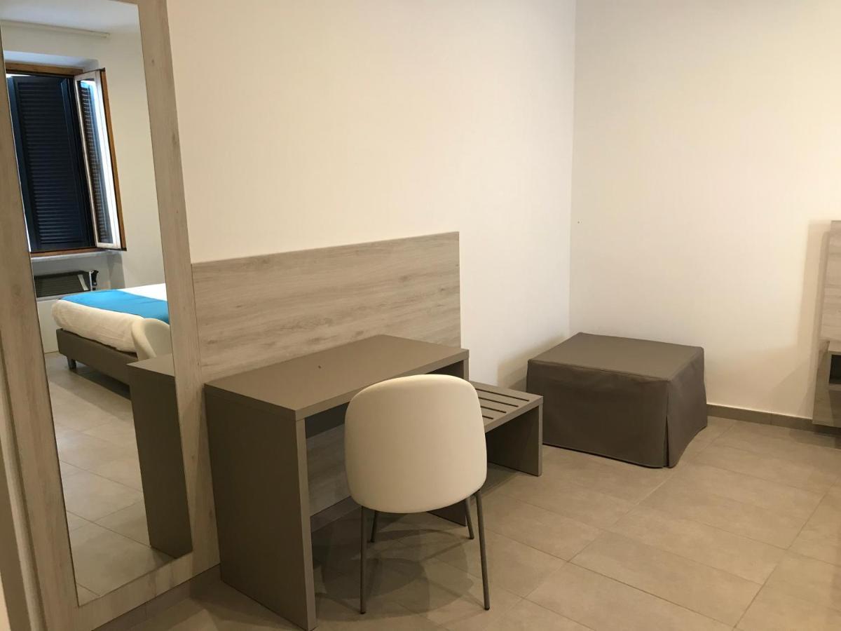 B E B Riviera Di Levante 泰拉奇纳 外观 照片