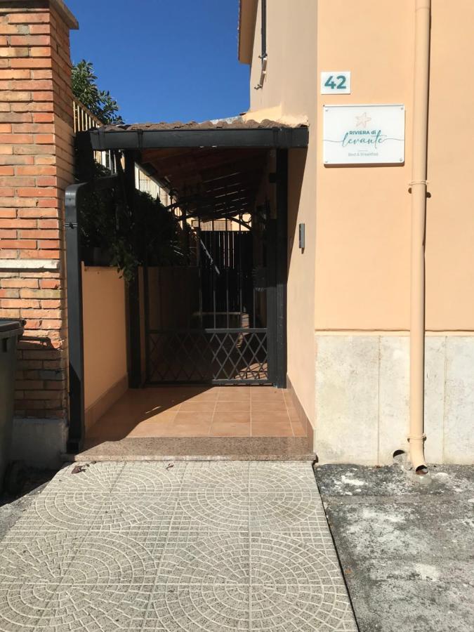 B E B Riviera Di Levante 泰拉奇纳 外观 照片
