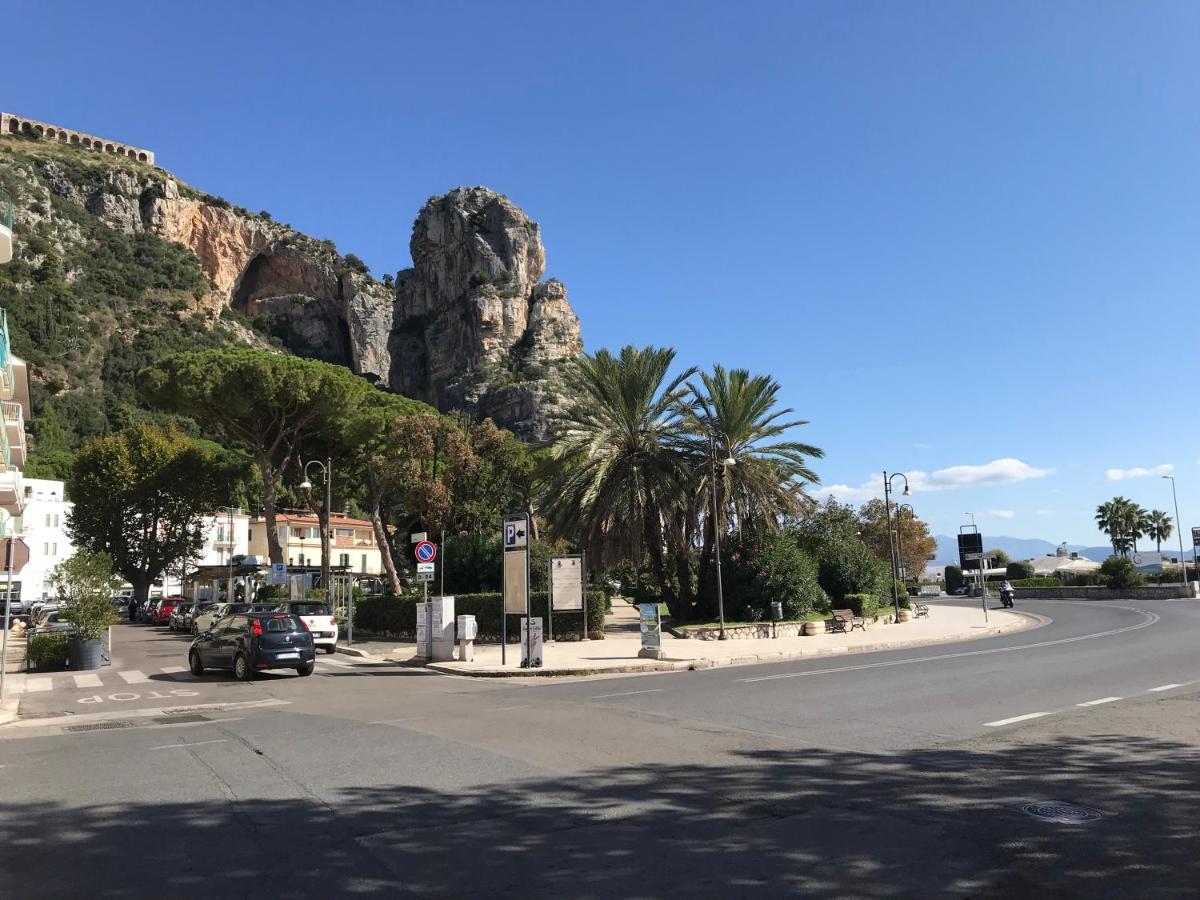 B E B Riviera Di Levante 泰拉奇纳 外观 照片